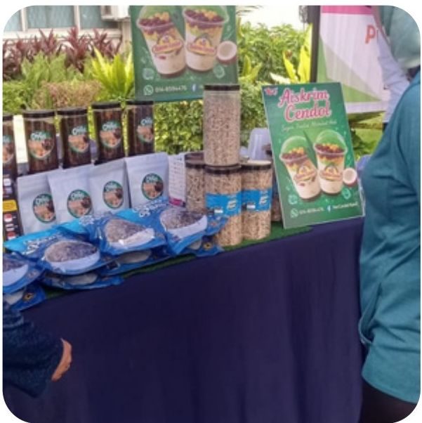 Meja jualan produk cendol dan sambal garing di ekspo