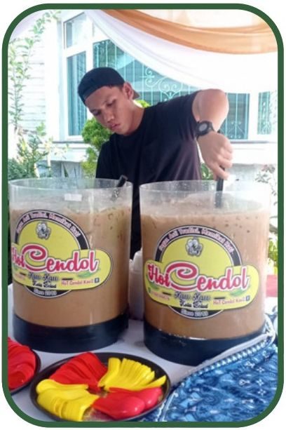 Dua cawan DMJ Hot Cendol Kaw2 sedia dihidang
